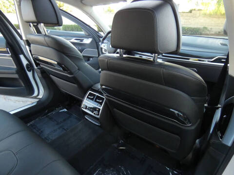 2022 BMW 7 Series 745e xDrive