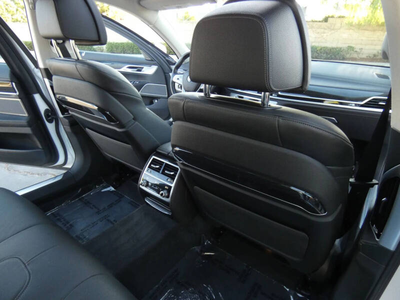 2022 BMW 7 Series 745e xDrive