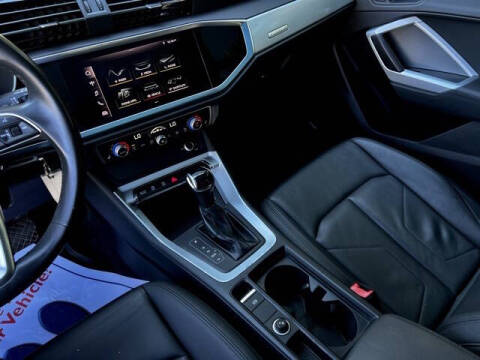 2021 Audi Q3 quattro Premium 40 TFSI