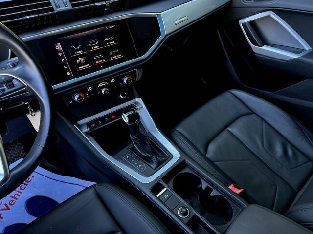 2021 Audi Q3 quattro Premium 40 TFSI