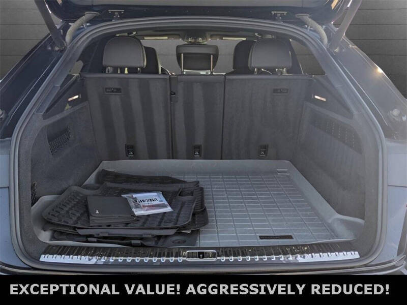 2019 Audi Q8 quattro Premium 55 TFSI