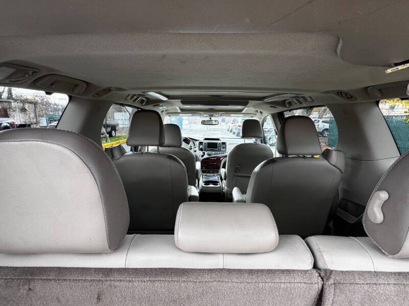 2013 Toyota Sienna Limited 7-Passenger