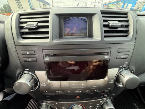 2012 Toyota Highlander SE