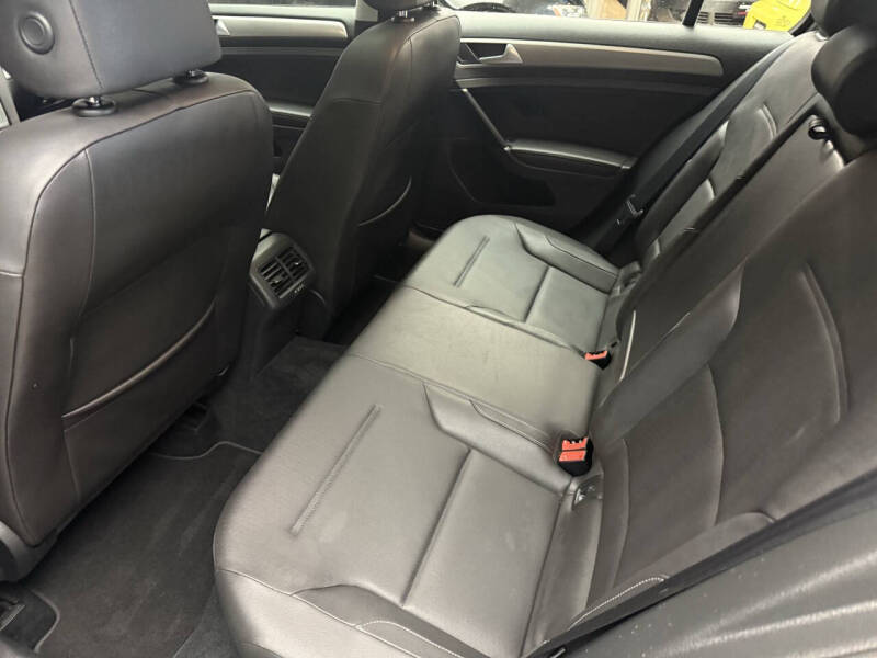 2015 Volkswagen Golf TSI SE