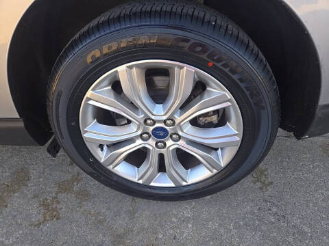 2022 Ford Edge Titanium