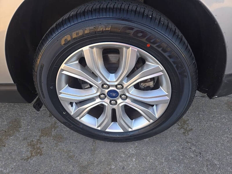 2022 Ford Edge Titanium