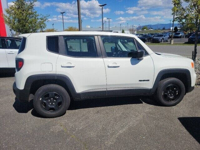 Used 2022 Jeep Renegade Sport with VIN ZACNJDA1XNPN54159 for sale in Burlington, WA