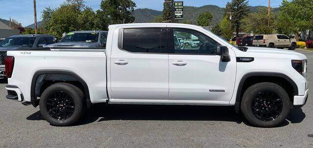 2026 GMC Sierra 1500 Elevation Standard