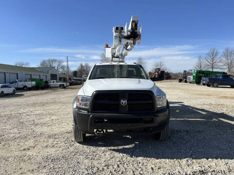 2016 RAM 5500 4WD W/Articulating Bucket