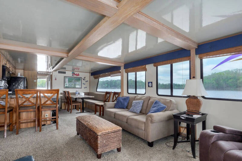 2000 FUN COUNTRY HOUSE BOAT