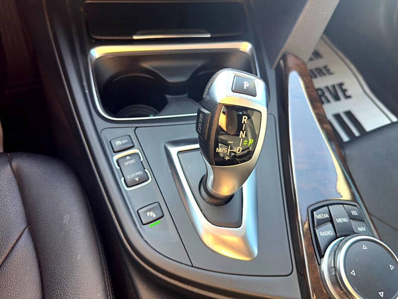 2015 BMW 3 Series 320i