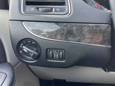 2015 Chrysler Town and Country Limited Platinum