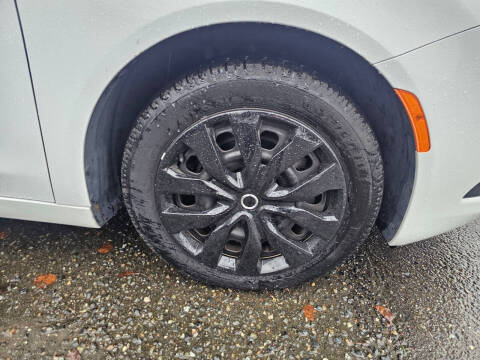 2016 Chrysler 200 LX