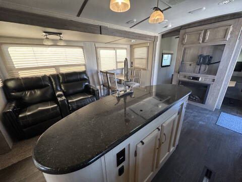 2018 Winnebago Winnie Plus 27RBDS