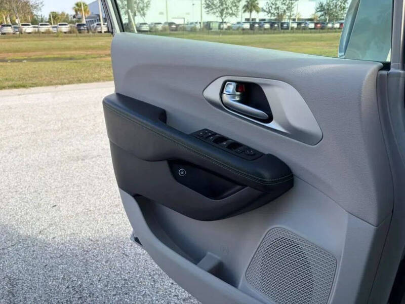 2017 Chrysler Pacifica Hybrid Platinum