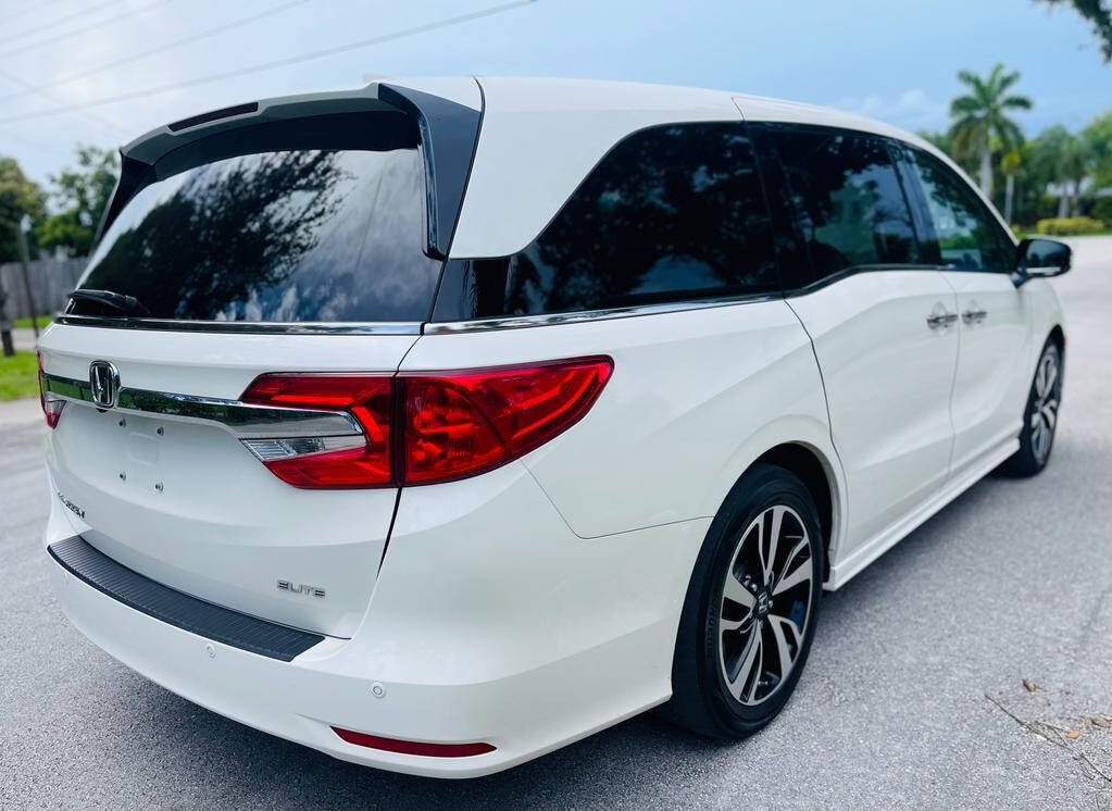 2018 HONDA Odyssey Minivan - $18,595