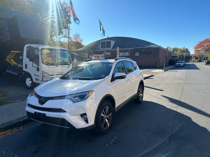 Toyota RAV4's photo