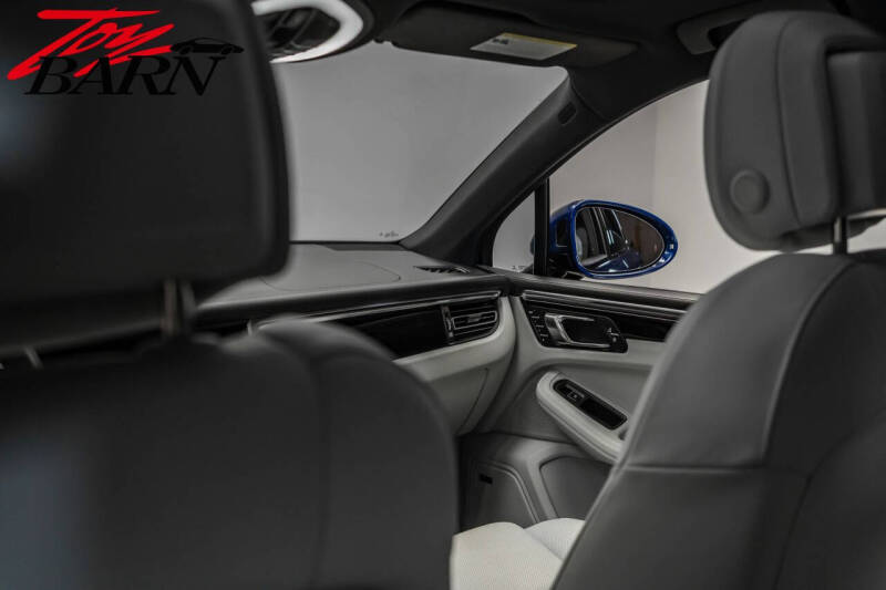 2022 Porsche Macan S