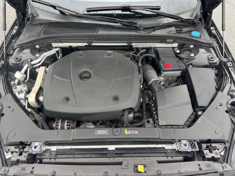 2021 Volvo S60 T5 Momentum