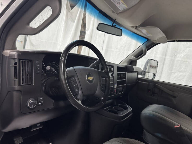 2022 Chevrolet Express 3500