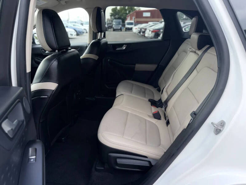 2020 Ford Escape Hybrid Titanium