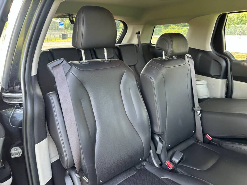 2022 Kia Carnival LX