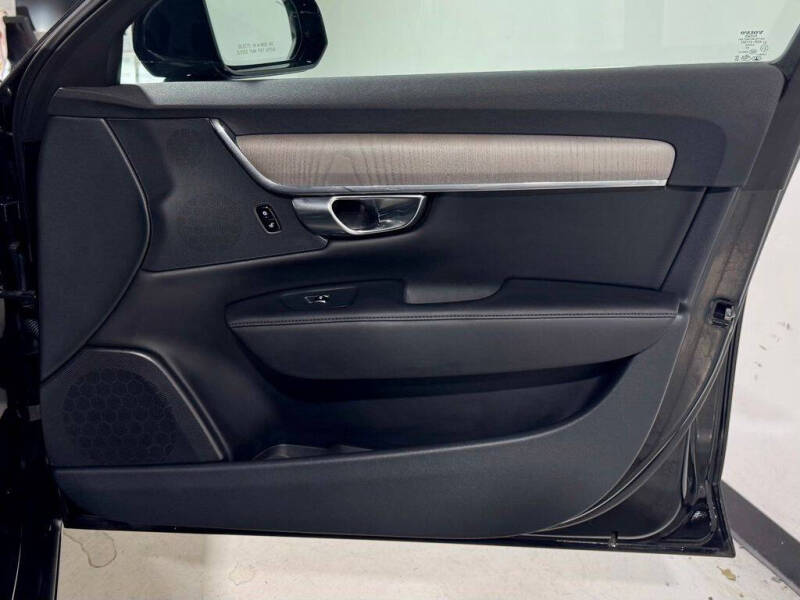 2023 Volvo S90 B6 Plus