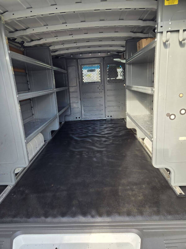 2017 Nissan NV 1500 SV