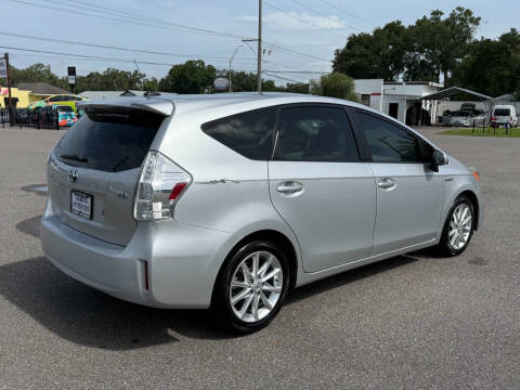 2013 Toyota Prius v Five