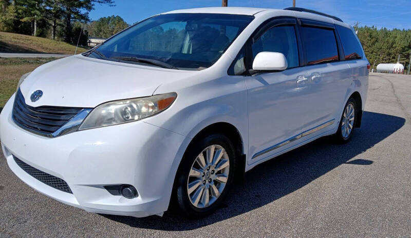 2011 Toyota Sienna LE 7-Passenger
