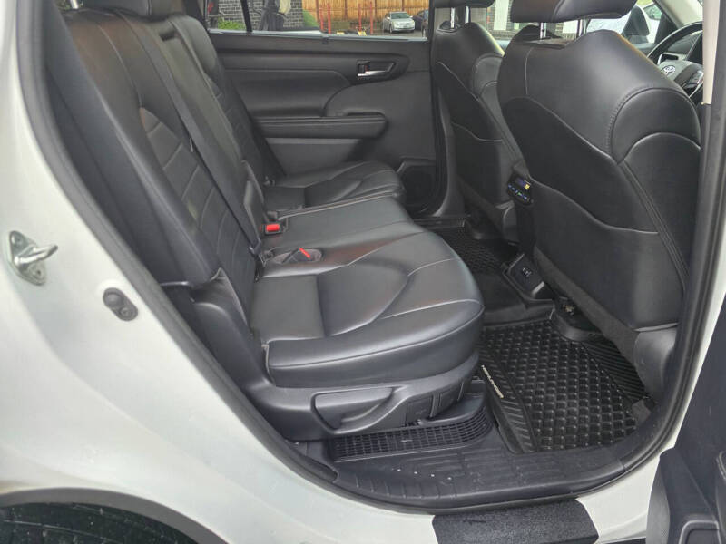 2021 Toyota Highlander Hybrid XLE