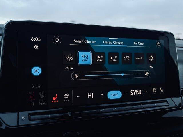 2025 Volkswagen Atlas Cross Sport SE 4Motion