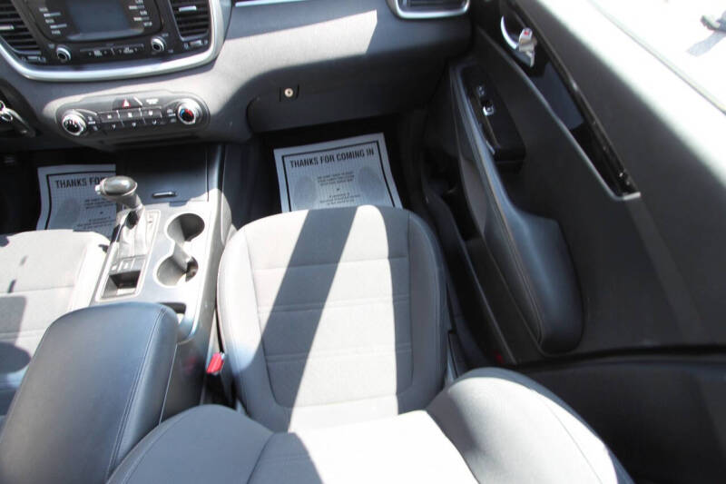 2017 Kia Sorento LX