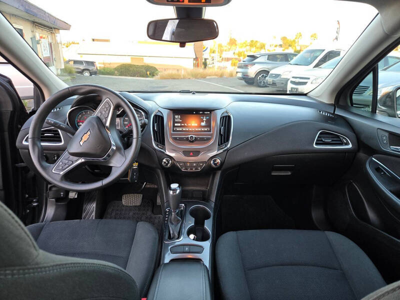 2017 Chevrolet Cruze LT Auto