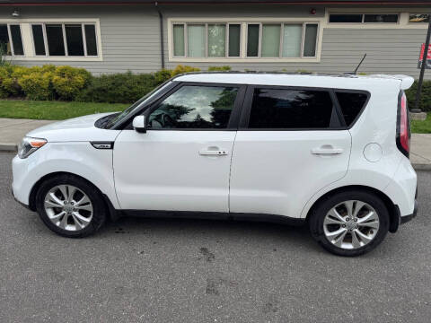 2015 Kia Soul +