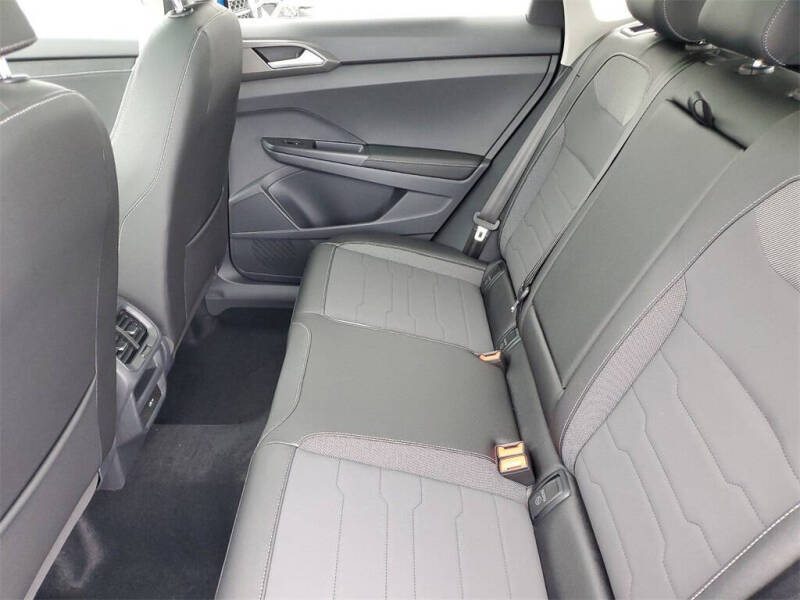 2025 Volkswagen Taos SE Black 4Motion