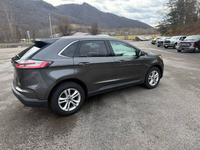 2019 Ford Edge SEL photo 4