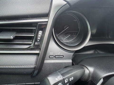 2022 Toyota Camry Hybrid SE