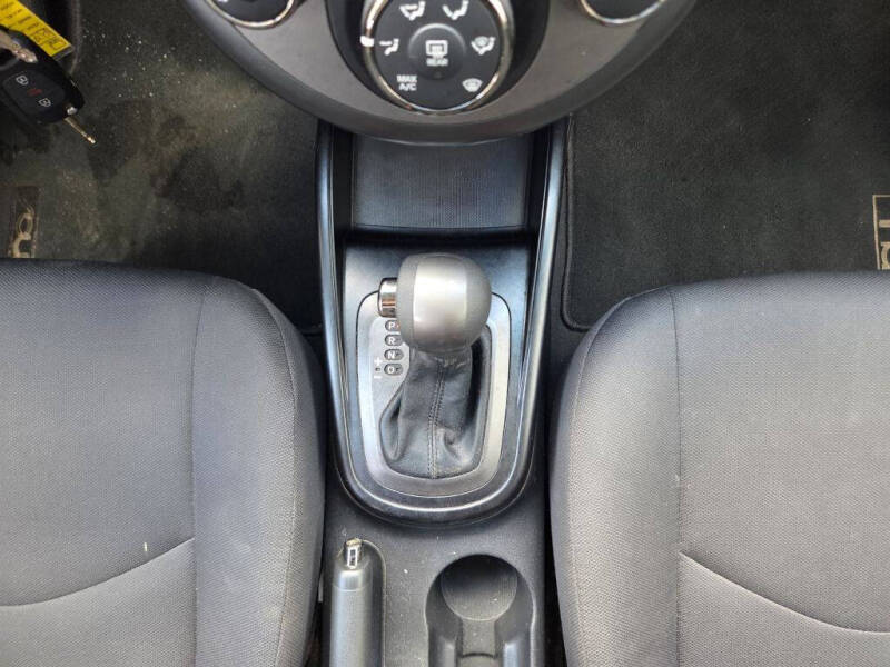 2011 Kia Soul +