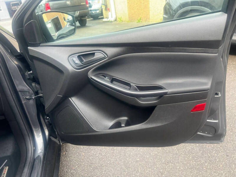 2017 Ford Focus S
