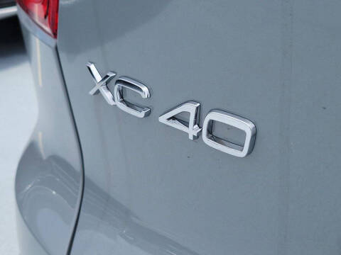 2026 Volvo XC40 B5 Plus