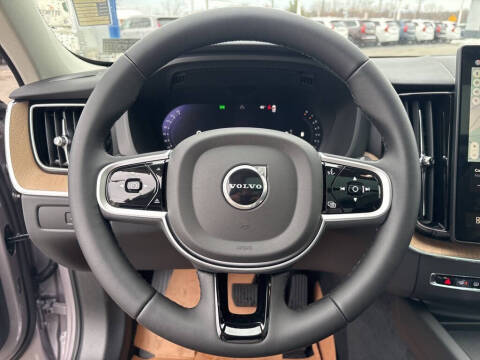 2026 Volvo XC60 B5 Plus