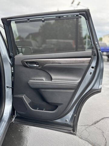 2020 Toyota Highlander Hybrid Platinum