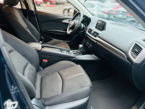 2017 Mazda MAZDA3 Sport