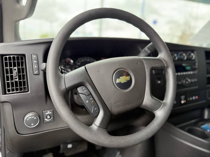 2023 Chevrolet Express 3500