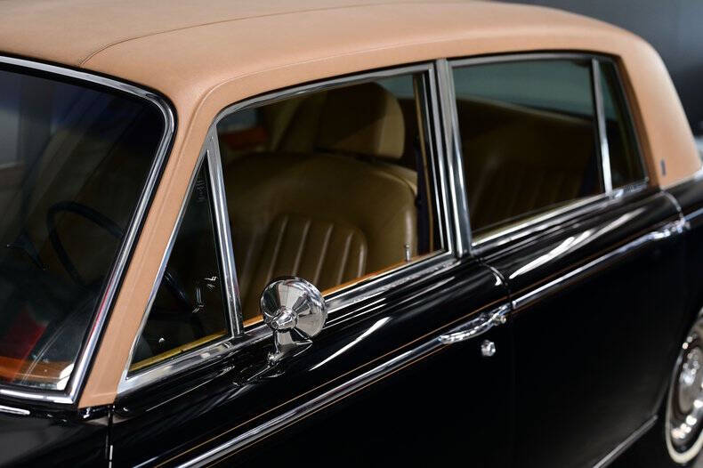 1972 Rolls-Royce SILVER CLOUD LWB