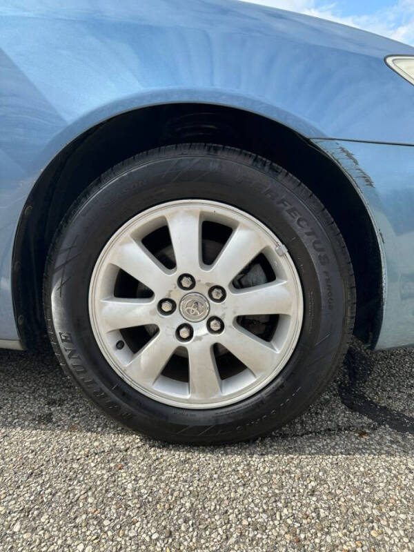 2004 Toyota Camry LE