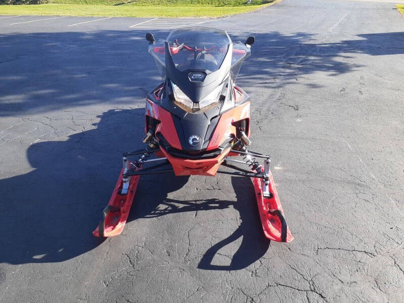 2022 Lynx Rave RE