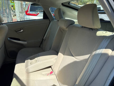 2014 Toyota Prius Two