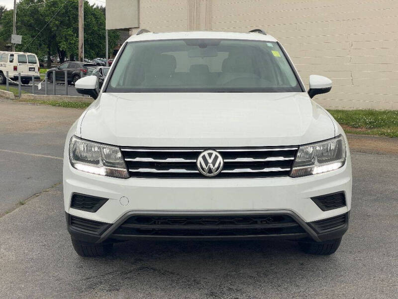 Used 2019 Volkswagen Tiguan SE with VIN 3VV3B7AXXKM033956 for sale in Knoxville, TN